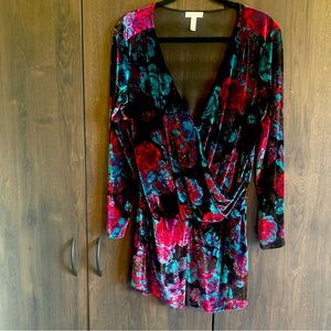 Leith Velour Short Velour Romper Size Medium